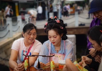 160504