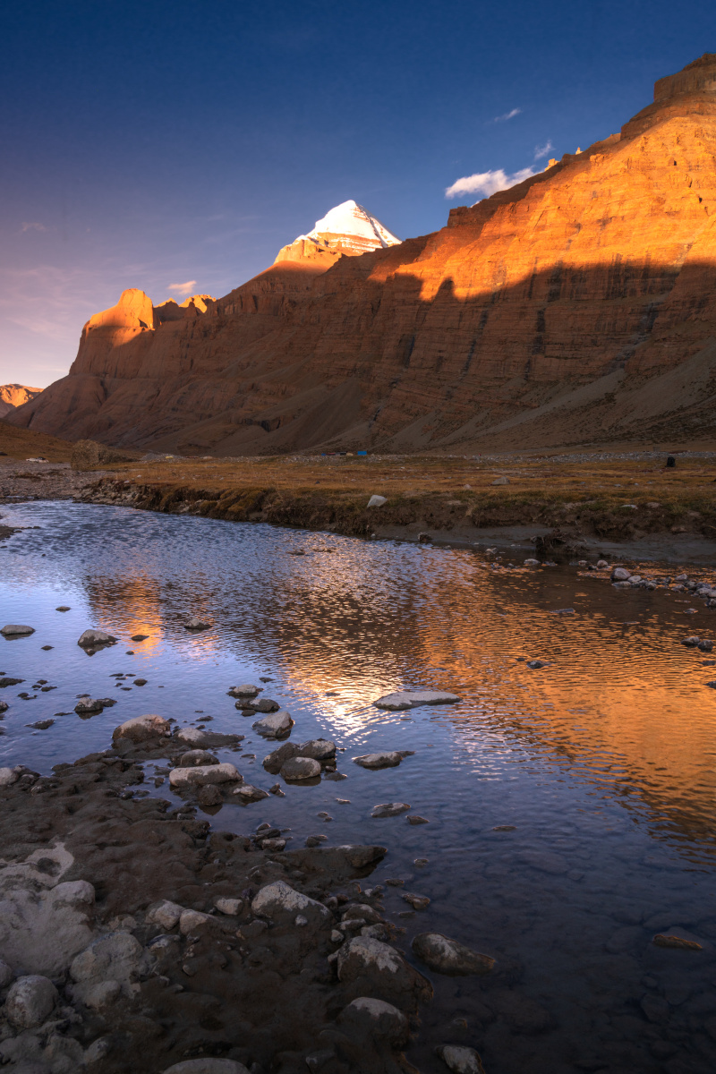夕阳里的冈仁波齐与小河