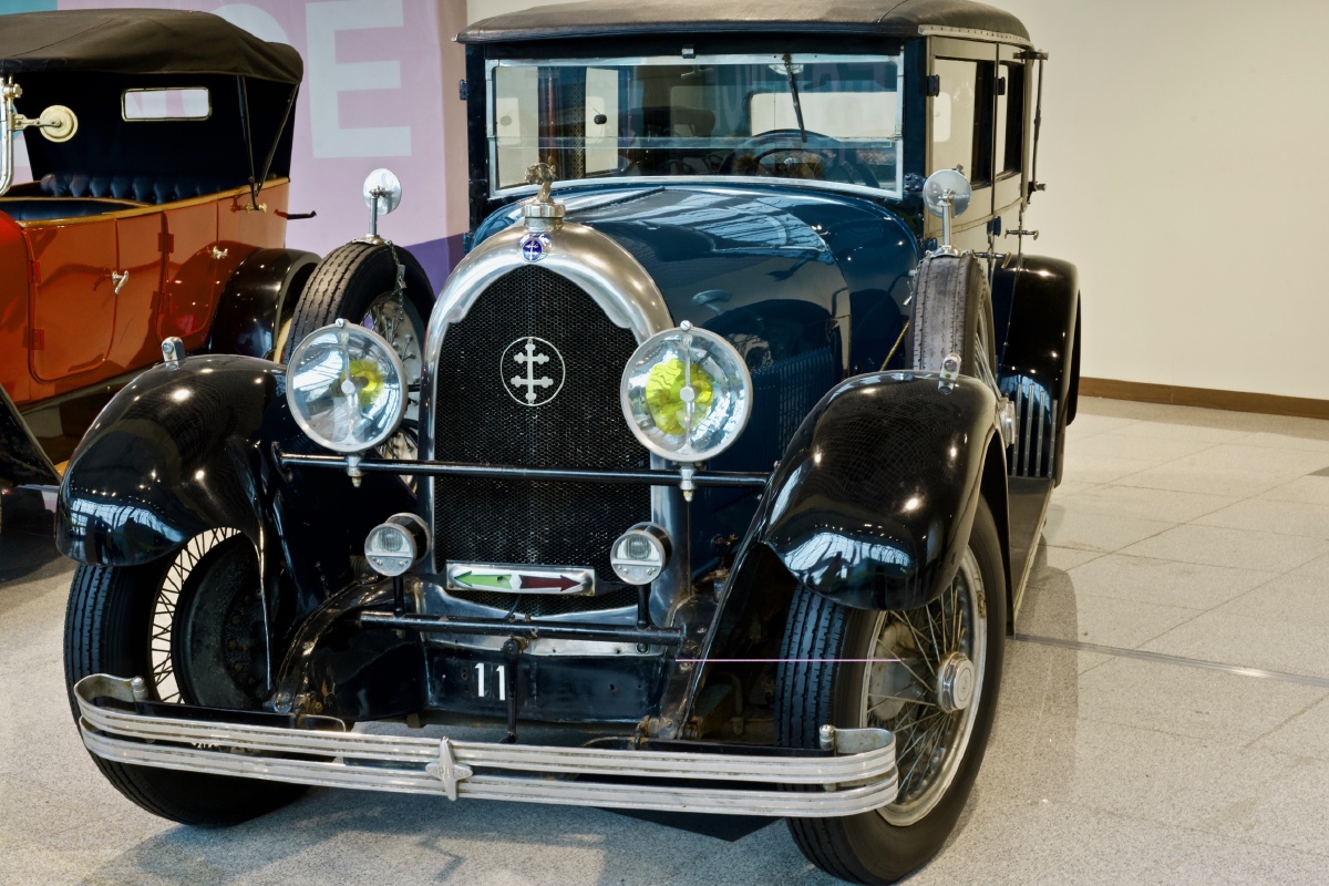 上世纪初各国老汽车车展