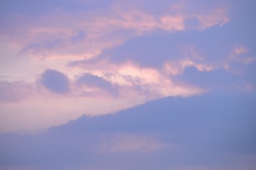 385070
