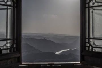 122160