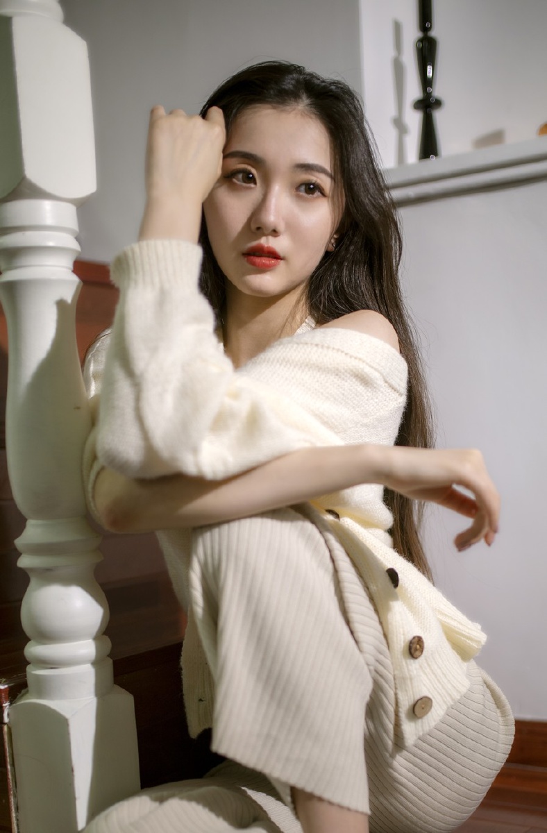 纯欲风模特小麻花摄影张绚