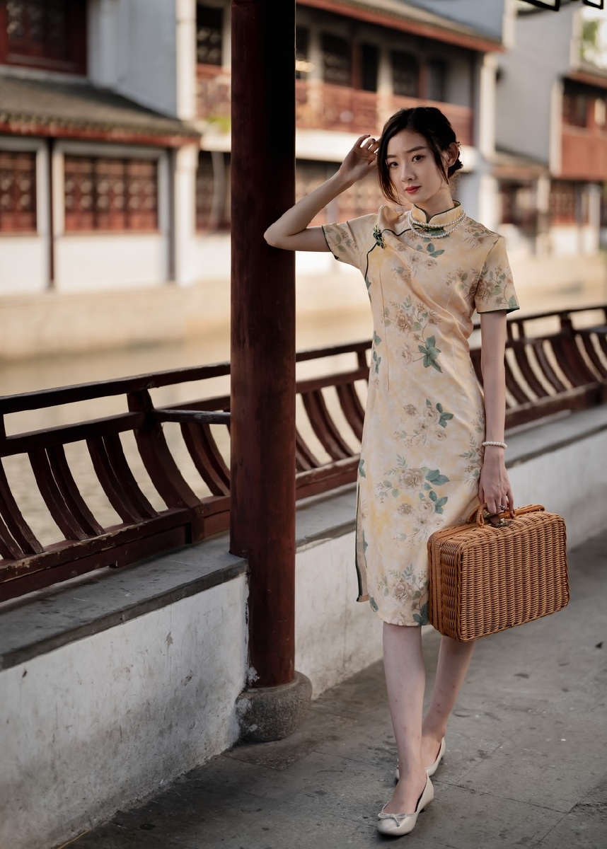 【古镇旗袍】模特:小桃摄影:xj - 上海摄影秘密花园 - 图虫