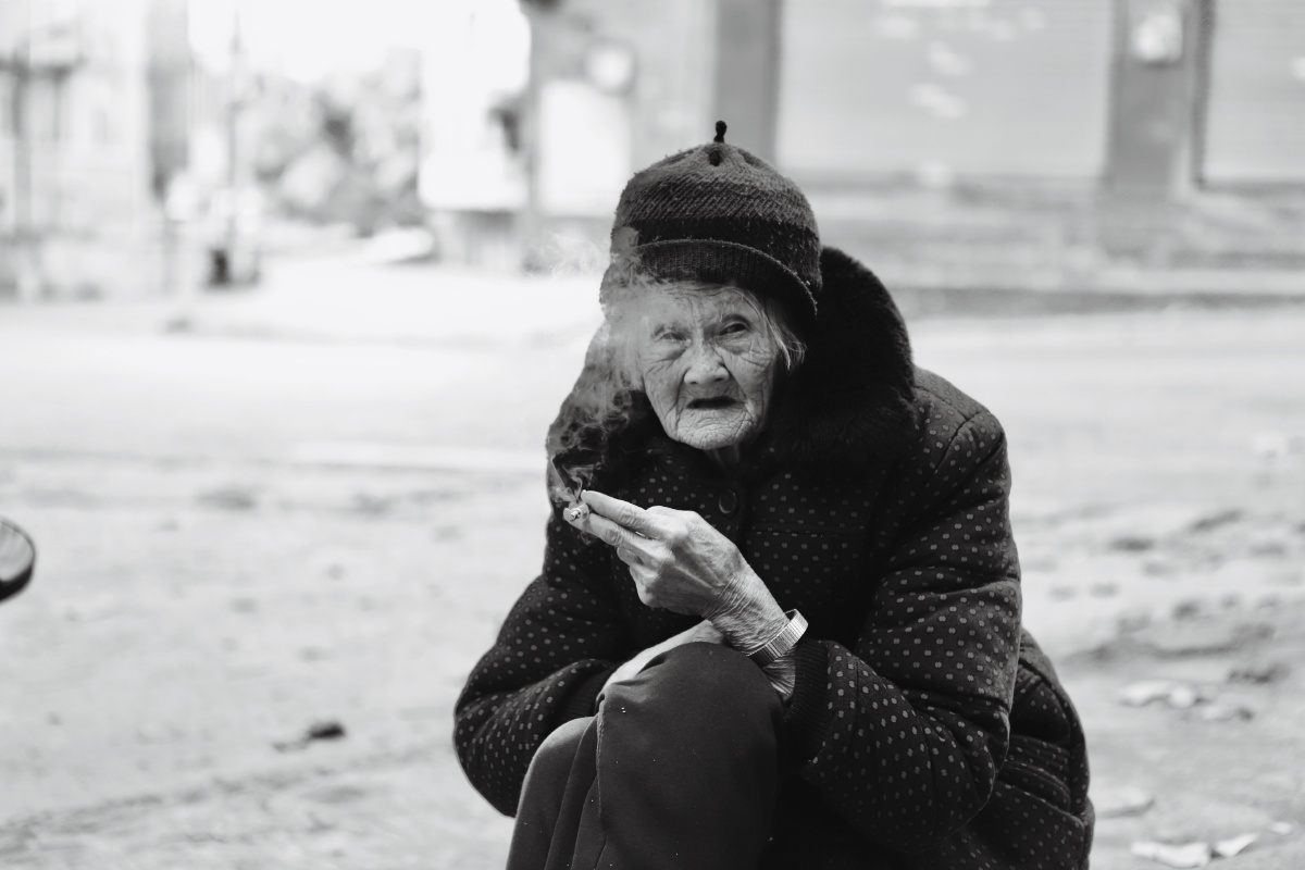 个性的孤寡老人