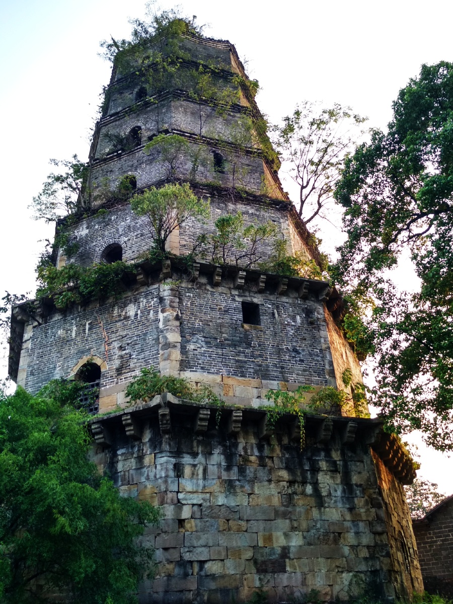 珠晖塔 珠晖塔为雁城三塔之一.