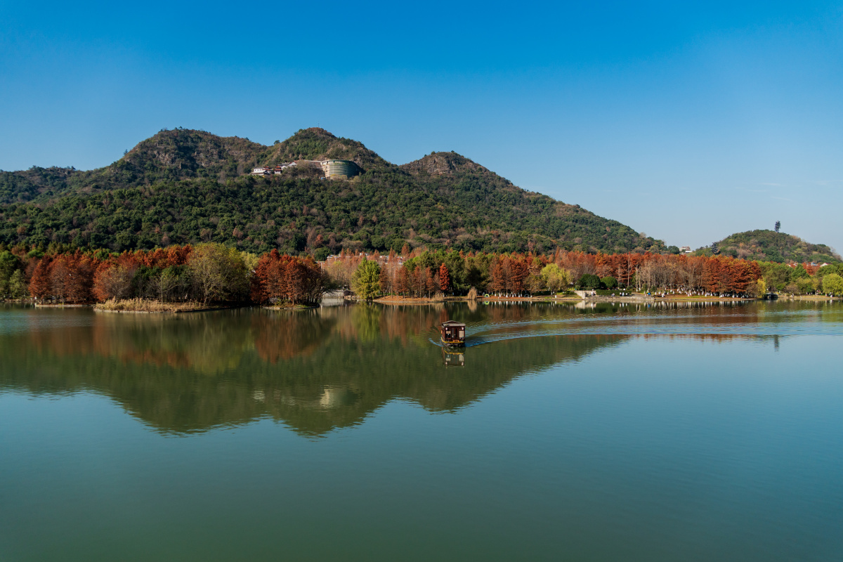 杭州湘湖老虎洞山秋色
