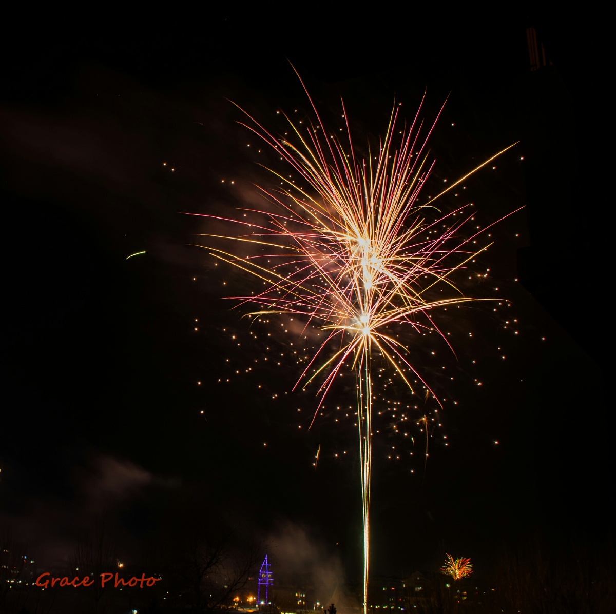 除夕之夜小礼花