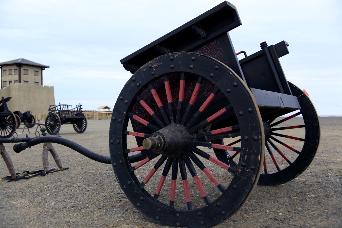 秦国的战车已蓄势待发来自新疆克拉玛依乌尔禾大秦影视基地来玩呀