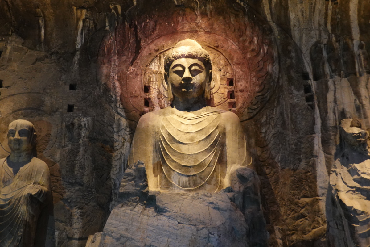 洛阳龙门石窟卢舍那大佛夜景 - 颜小梧 - 图虫