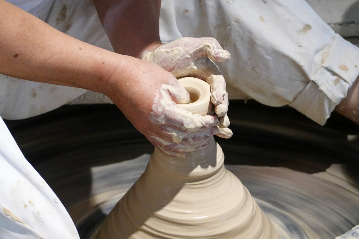 景德镇古窑民俗博览区拉坯展示