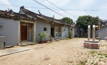18600