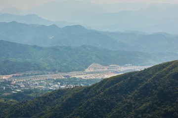 18047