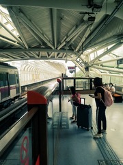 364226