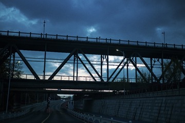 001