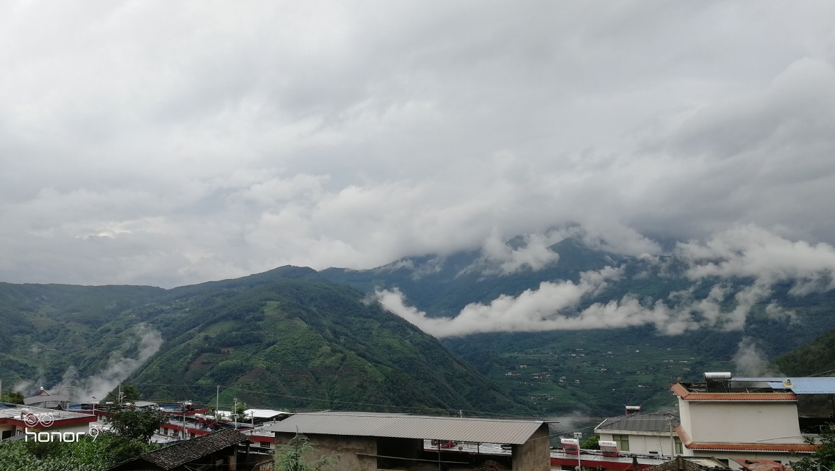 四川大凉山盐源县树河镇马鹿一景