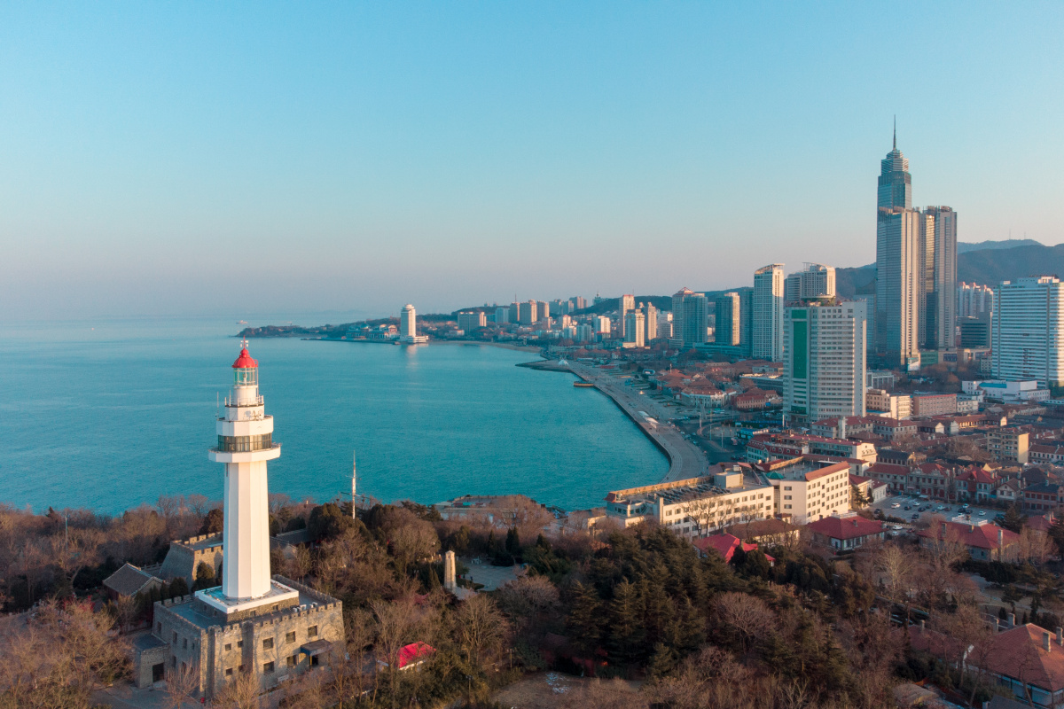 眺望烟台山灯塔. - 生笔书生 - 图虫