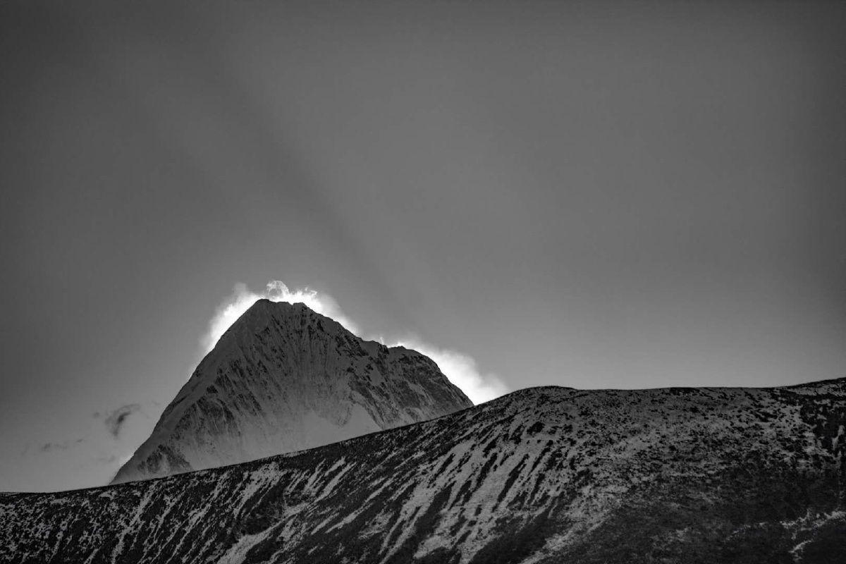 蜀山之王的黎明,黑暗中的第一缕光