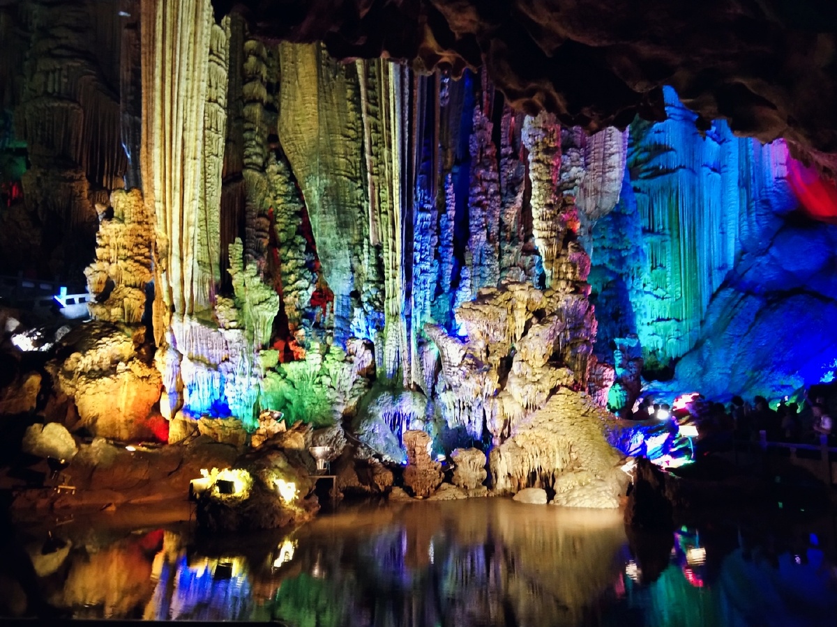 桂林银子岩瑶池仙境