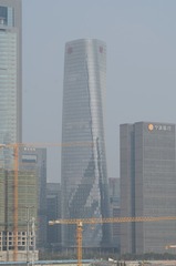 635857