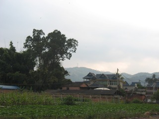 619085