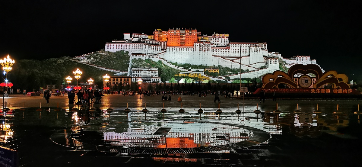 布达拉宫夜景手机