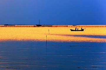 《希望的湖面》-黄建新