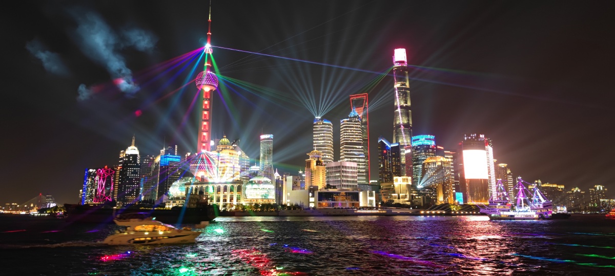 上海外滩五一灯光秀辛丑年手机拍摄