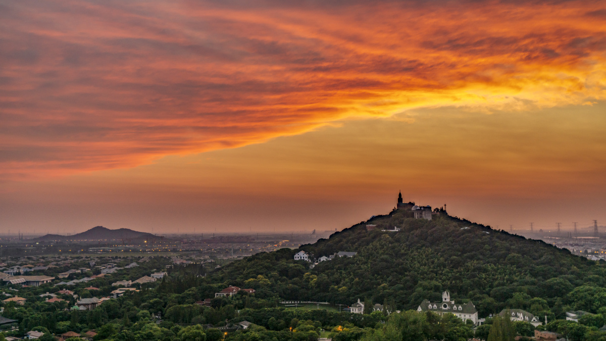 上海佘山晚霞行者庚子年拍摄