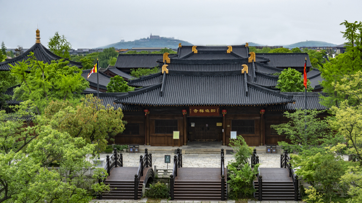 上海佘山脚下广富林遗址公园知也禅寺行者庚子年拍摄