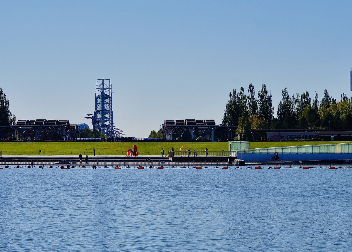 秋天的奥林匹克森林公园瞭望塔