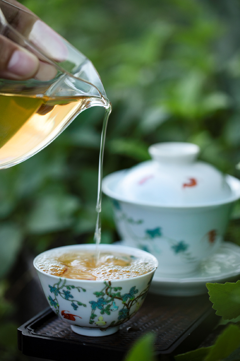 江湖一杯茶喝完各自爬