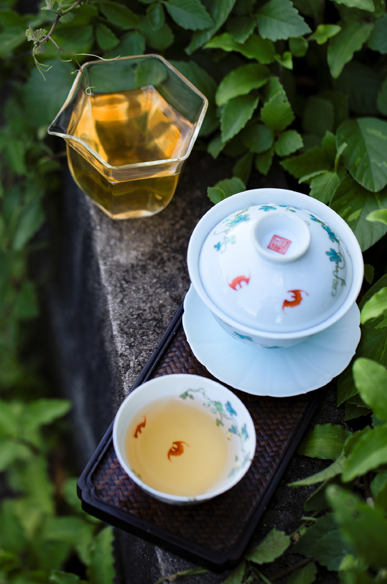 江湖一杯茶喝完各自爬