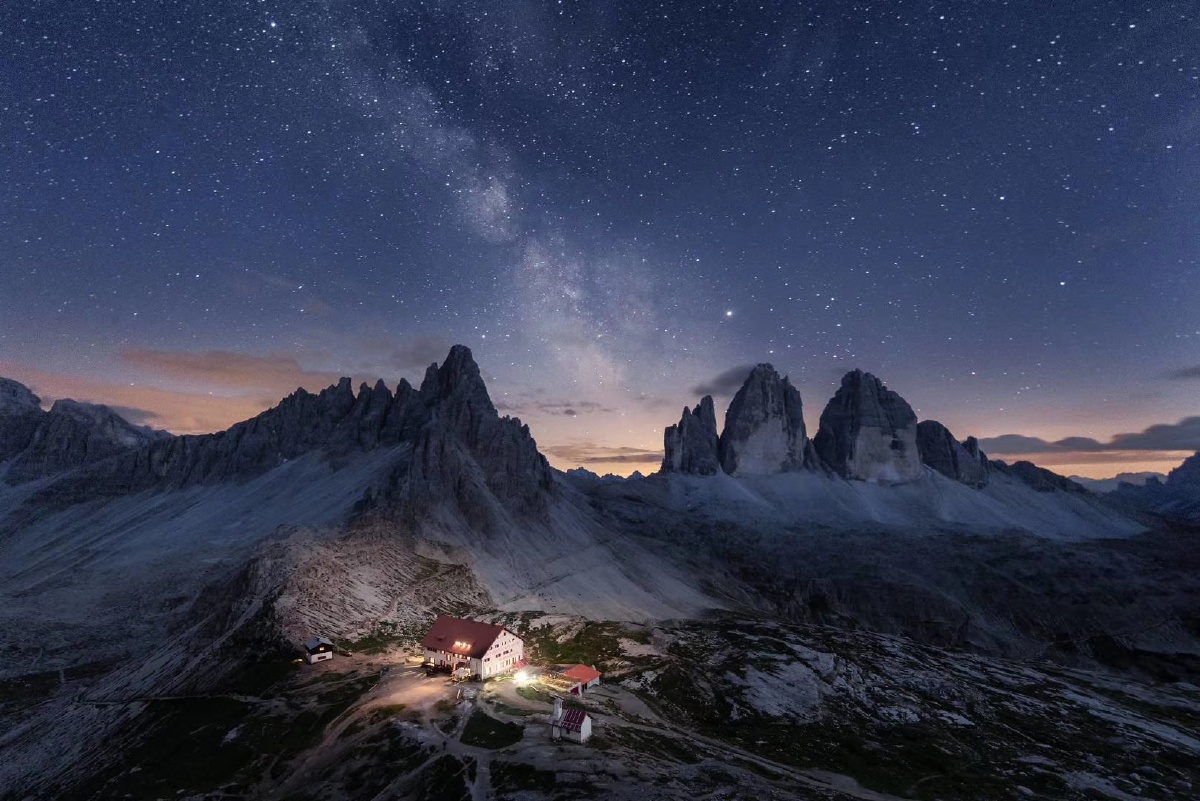 星空下的三峰山