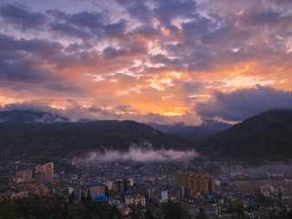 268042