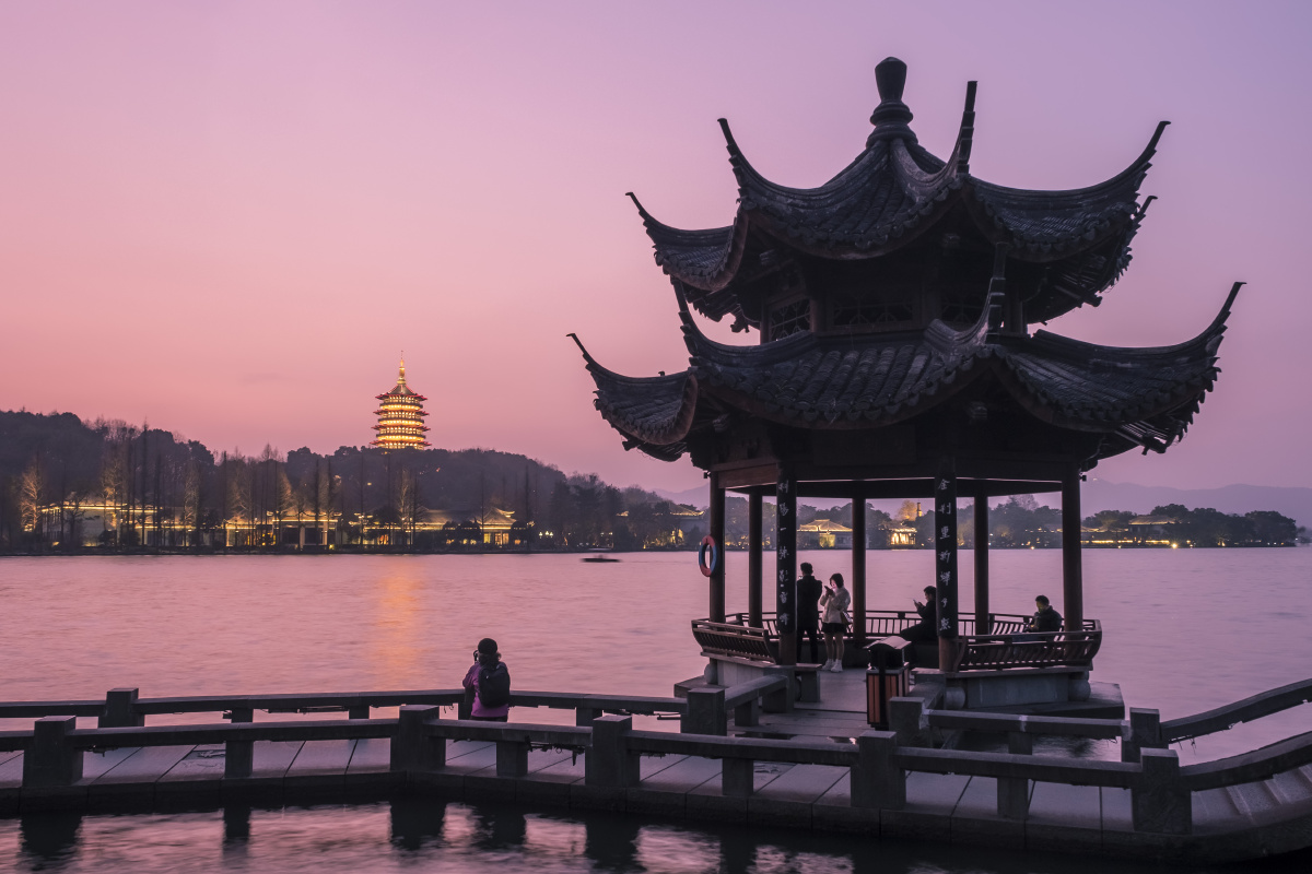 雷峰塔与夕影亭