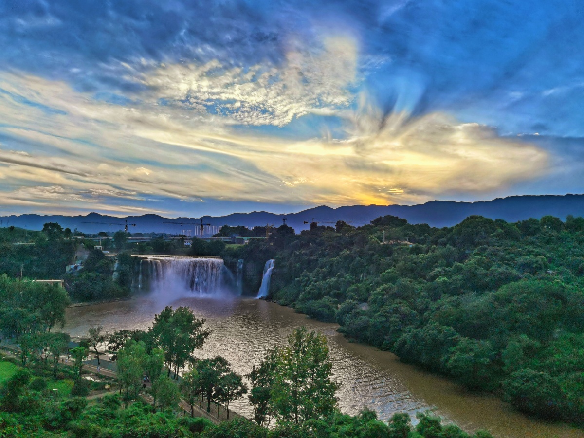 大磨滩瀑布暮色