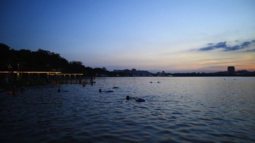 F0C99224-8499-43B0-A682-1E9E1227D05A/L0/001