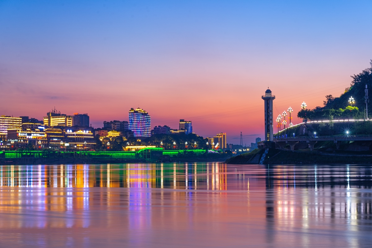 万里长江第一城——宜宾合江门夜景