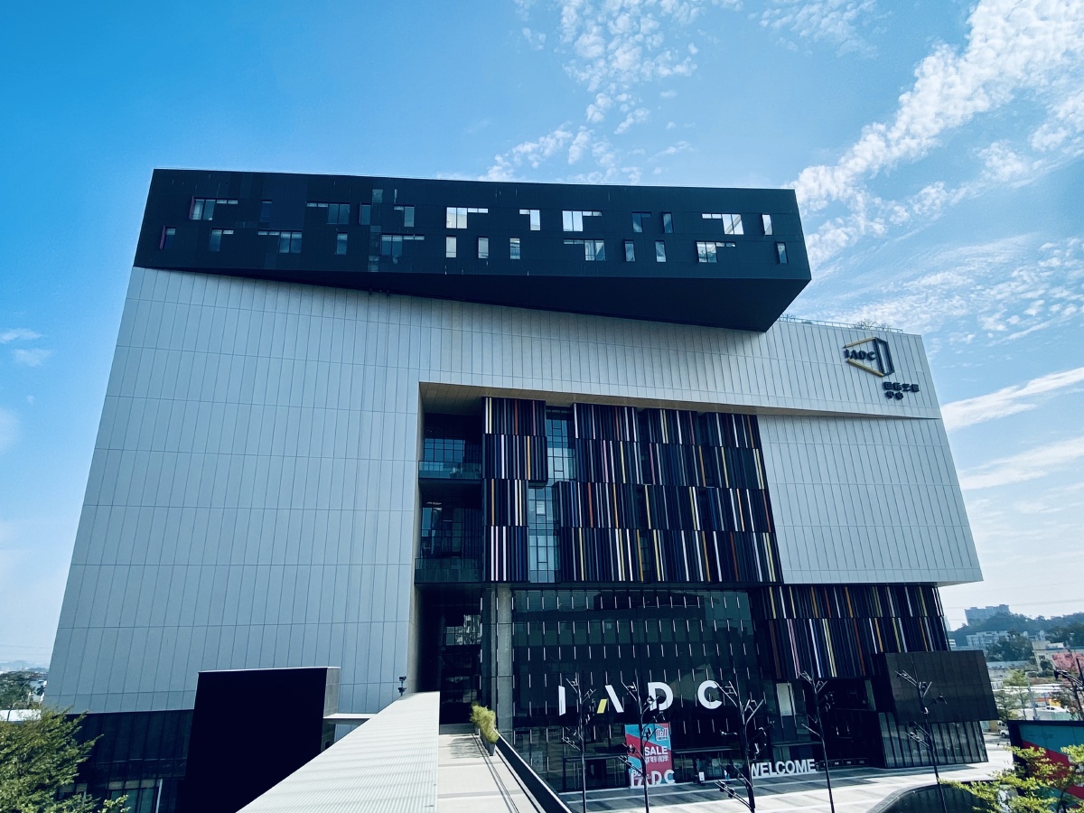 横看成岭侧成峰远近高低各不同每一个角度都是风景