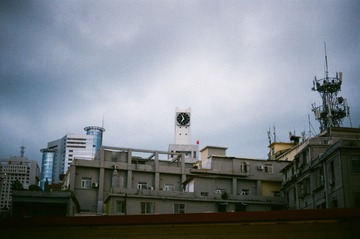 黑云压钟