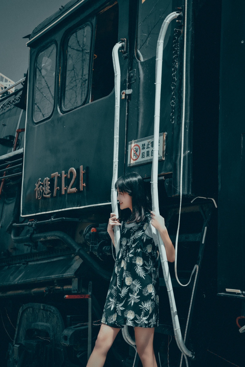 不一样的颜色青橙色调的人像是不是有点吓人