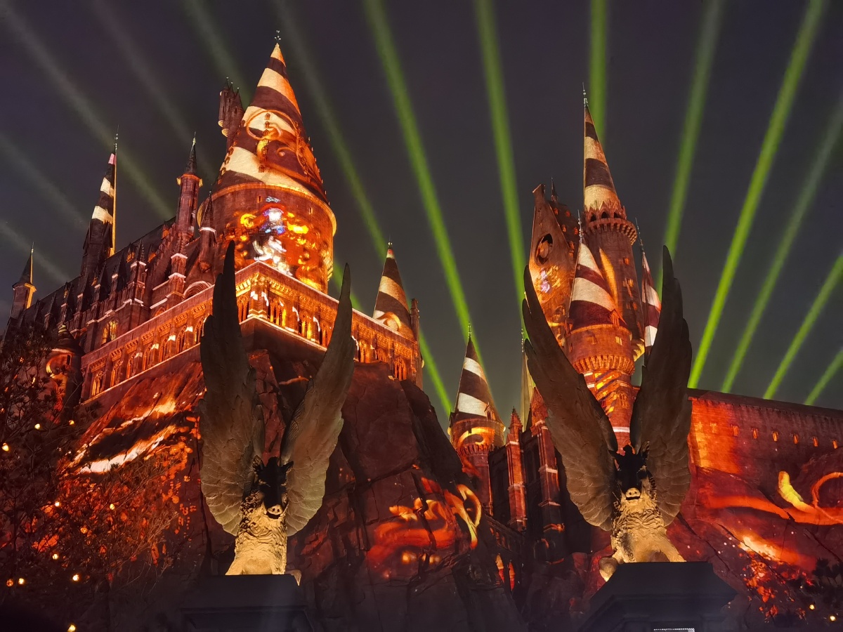 欢迎来到霍格沃茨北京环球影城哈利波特灯光秀