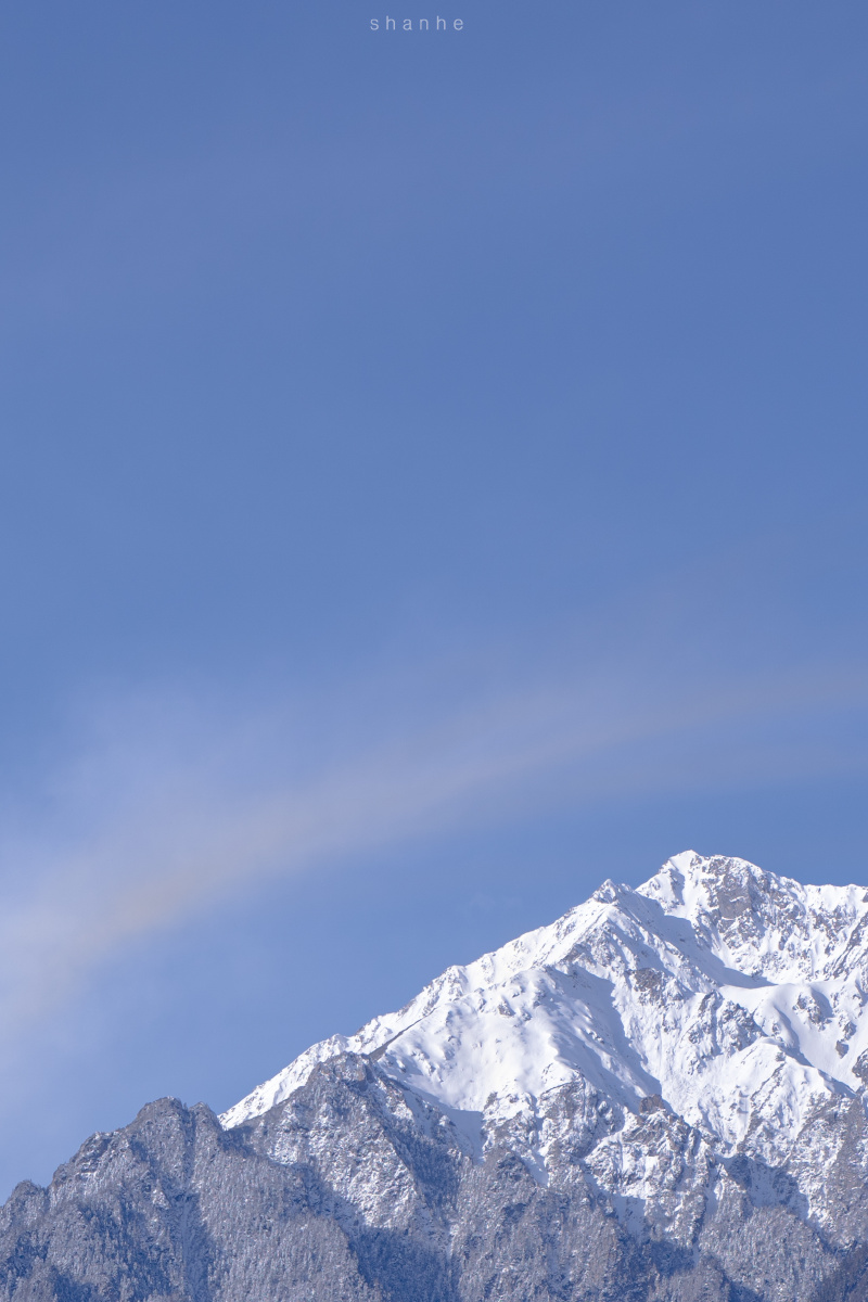 春天的风是刚晾干的浅蓝色