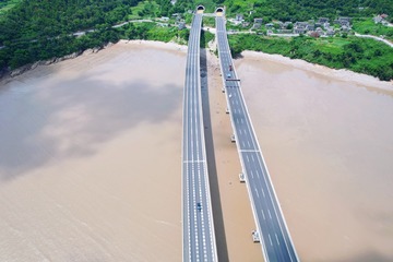 7324B824-C062-4199-8D9A-2705D256F7AE/L0/001