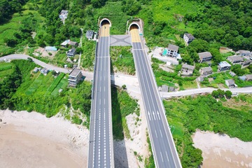 BEFC3566-5415-4316-B161-1DD4E29305A6/L0/001