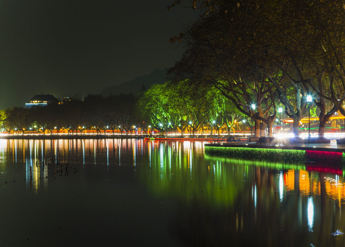 夜色下的北山路