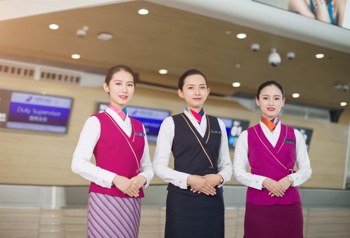 南航地面服务制服形象