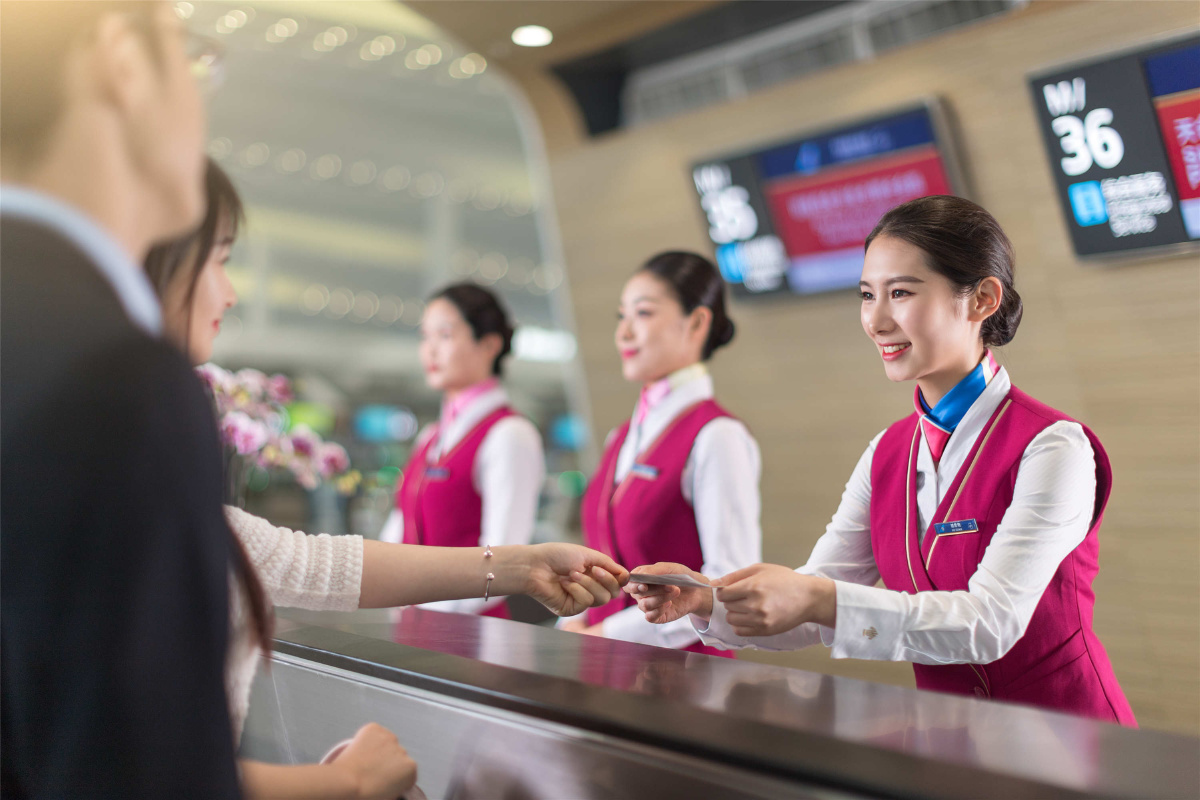 南航地面服务制服形象