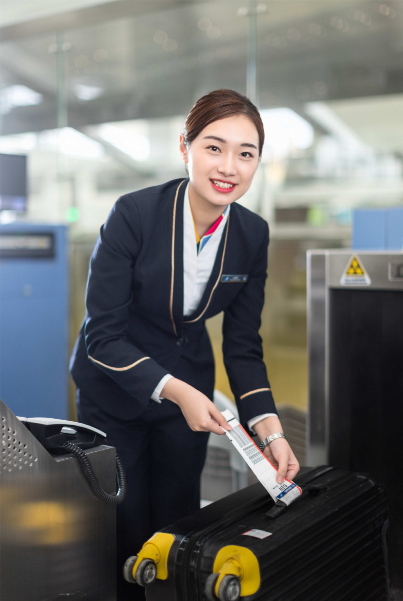 南航地面服务制服形象