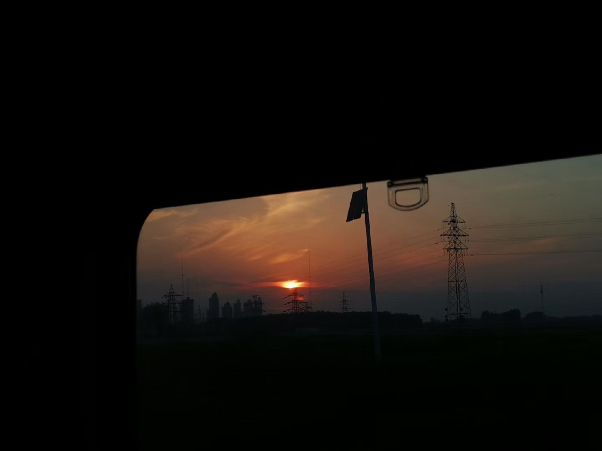 车窗子 - 玲珑骰子安玲珑